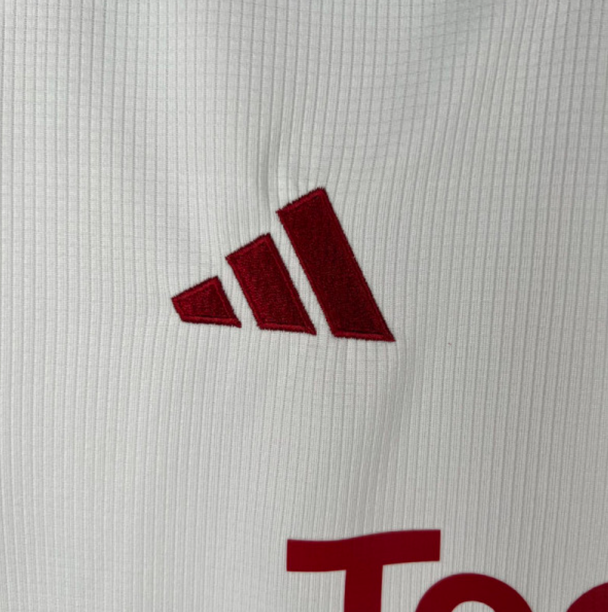 MANCHESTER UNITED 2023/2024 THIRD