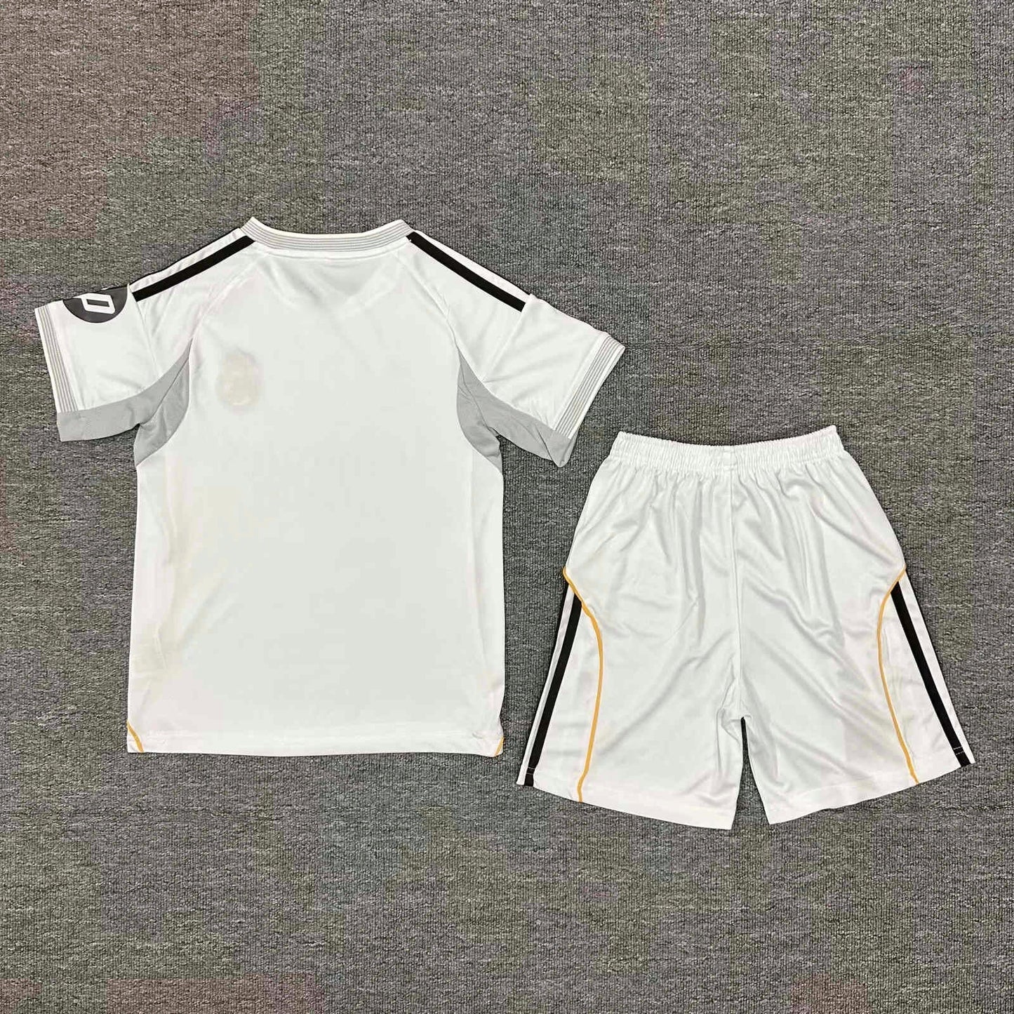 Ensemble Enfant Domicile Real Madrid 2025-2026